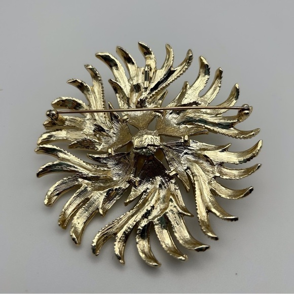 Vintage Cathe Gold Tone Sun Burst Flower Faux Pearl Large Rhinestone Brooch - Picture 3 of 6